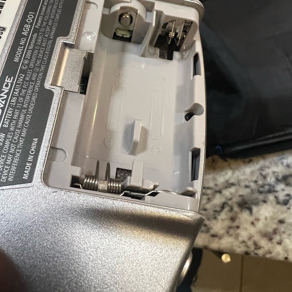 Game boy advance with carrying case. Full working condition - Picture 4 of 6